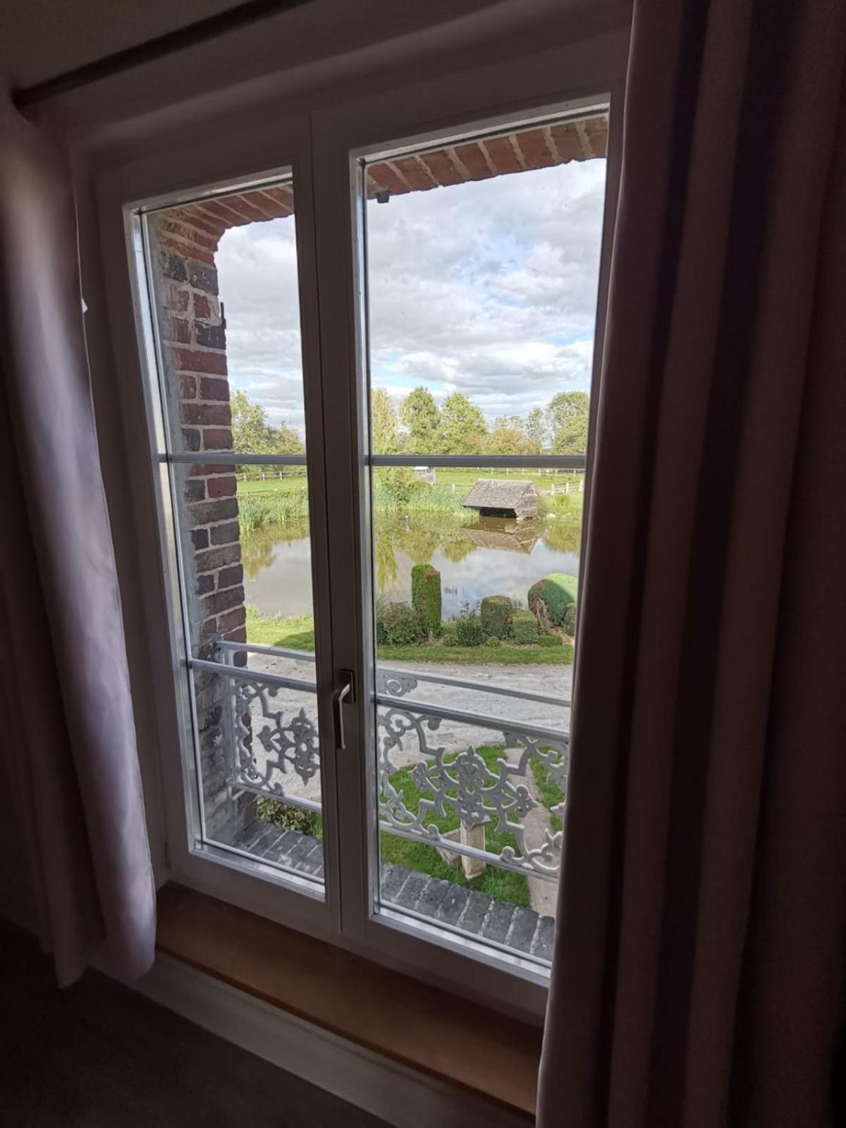 Bed and Breakfast Manoir Du Taillis Heugon Exterior foto